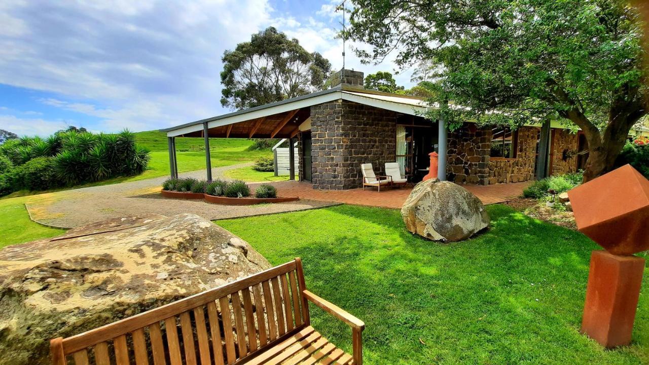Rockbank Retreat Acomodação com café da manhã Ryanston Exterior foto
